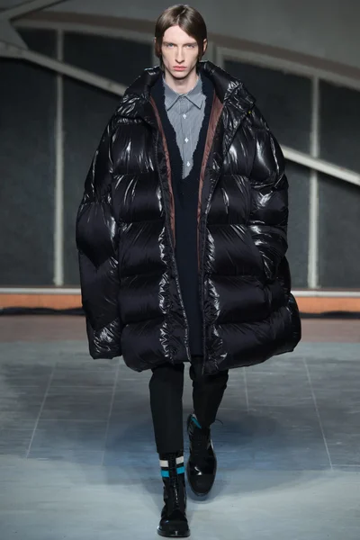 Look 9